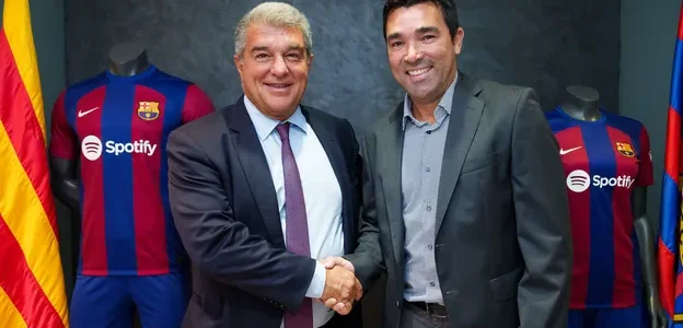 برشلونة يعلن عن مستجدات تتعلق بمستقبل ثلاثة من نجومه