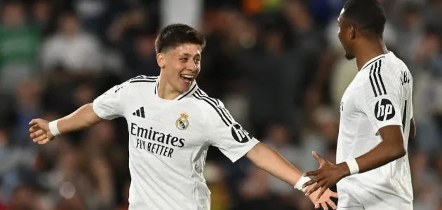 تشابي ألونسو سعيد بأداء نجم ريال مدريد في دوره الجديد