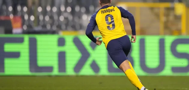 آينتراخت فرانكفورت يجري محادثات مع ممثلي فرانيو إيفانوفيتش